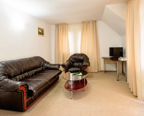 Apartament 2-4